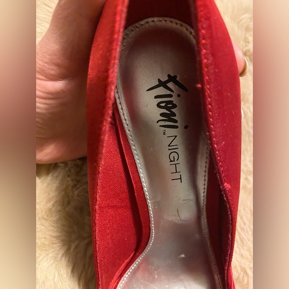 Valentine Fioni Night Ladies 8.5 Satin Heels Rhinestone Red Pumps 4.5" - Picture 2 of 7